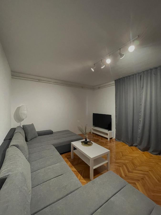 Apartments "M" Pula Exterior foto
